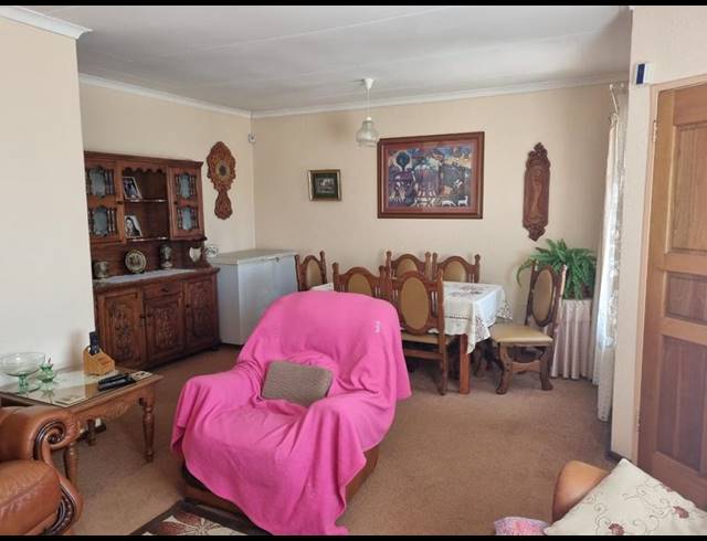 2 BEDROOM TOWNHOUSE FOR SALE IN MEYERVILLE